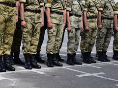 В Саратовской области выплаты контрактникам снизили с 2,2 млн рублей до 450 тысяч