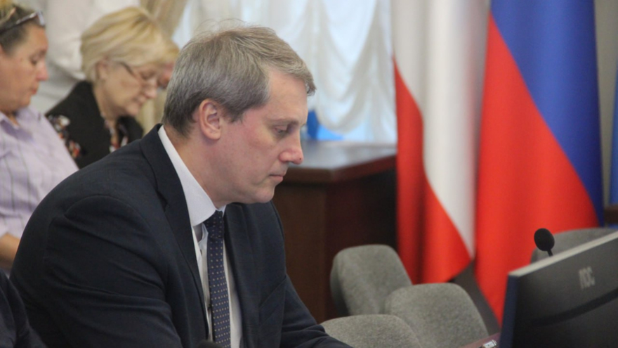 Благоустройство Славянской площади, платные парковки, пополнение резервного фонда: предложены новые поправки в бюджет Саратова