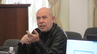 Рабочие специальности вместо концертов: саратовский депутат рекомендовал не брать подростков в артисты