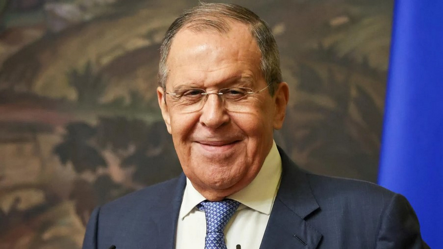 Лавров призвал не искать тайного посыла в его свитере с надписью СССР