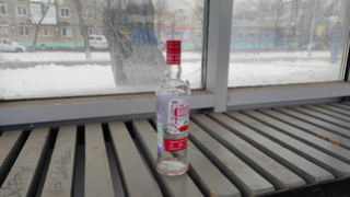 В Саратове женщина ударила гостя гантелей по носу и получила в ответ бутылкой по лицу