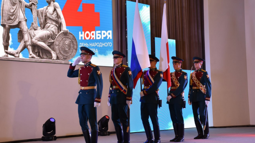 Ради общего дела: в саратовском правительстве отпраздновали День народного единства