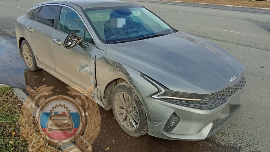 В Балакове столкнулись Nissan и Kia K5
