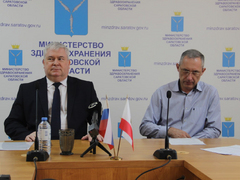Не упускаем момент: саратовский министр здравоохранения привился от гриппа