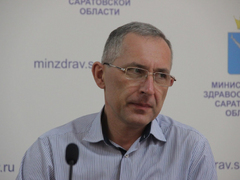 Не упускаем момент: саратовский министр здравоохранения привился от гриппа