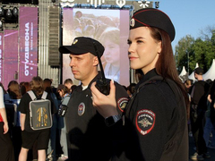 Рискующие жизнью ради нуждающихся в помощи: саратовские полицейские отмечают профессиональный праздник