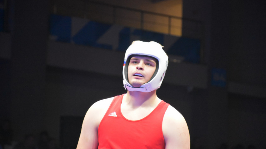 Саратовские военные-боксеры борются за чемпионство на турнире Защитник