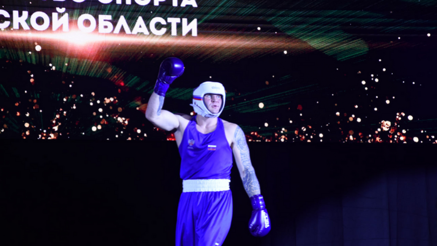 Саратовские военные-боксеры борются за чемпионство на турнире Защитник
