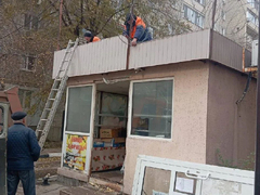 В Саратове с начала года снесли 1,6 тысячи нелегальных ларьков, гаражей и баннеров