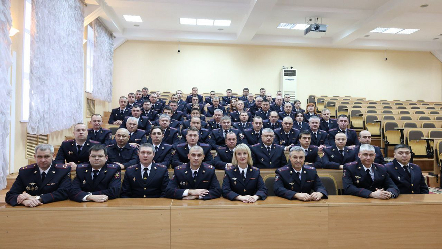 К ним идут за помощью и советом: саратовские участковые выявили 18,5 тысячи нарушений и преступлений