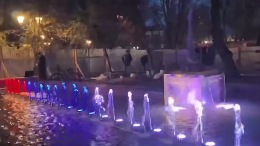 В Саратове провели тестовый запуск фонтана Рыбка