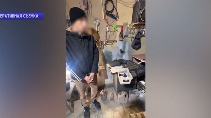 В Саратове поймали сотрудника наркошопа: он прятал запрещенные вещества в самодельных гипсовых камнях