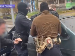 В Саратове поймали сотрудника наркошопа: он прятал запрещенные вещества в самодельных гипсовых камнях