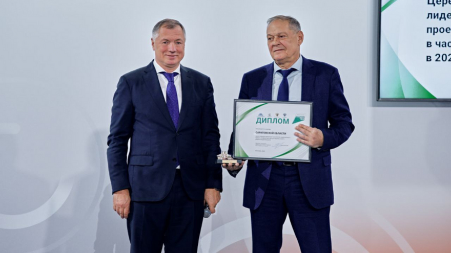 Марат Хуснуллин передал Саратовской области Золотой каток