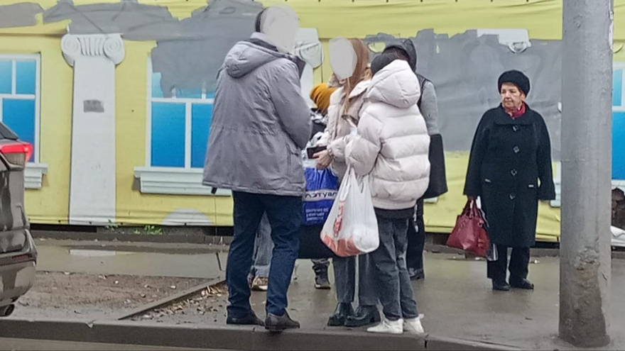 На зебре в центре Саратова кроссовер сбил девушку