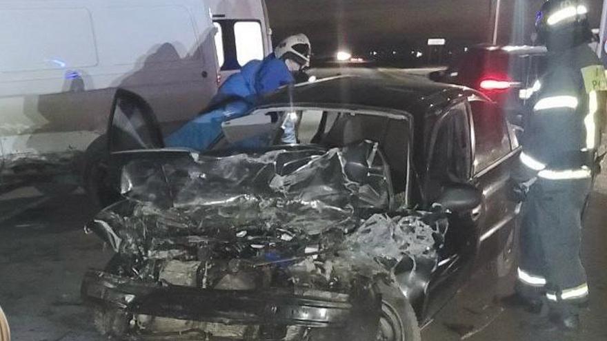 На выезде из Саратова водитель разбился насмерть