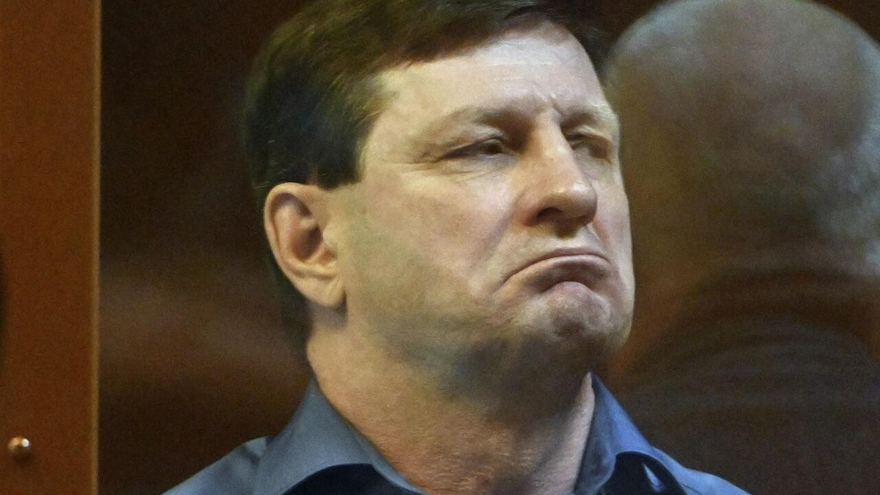 Проигравший в саратовском суде экс-губернатор Фургал получил 25 лет по совокупности