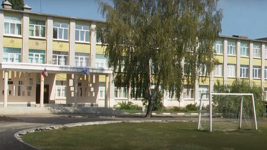 Еще в 20 саратовских поселениях отремонтируют дворы школ и детсадов