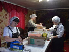 Часто случается, что зимой пацаны из 300 переходят в 200, потому что замерзают в танке. Как волонтеры из Саратовской области помогают спасать солдат на СВО