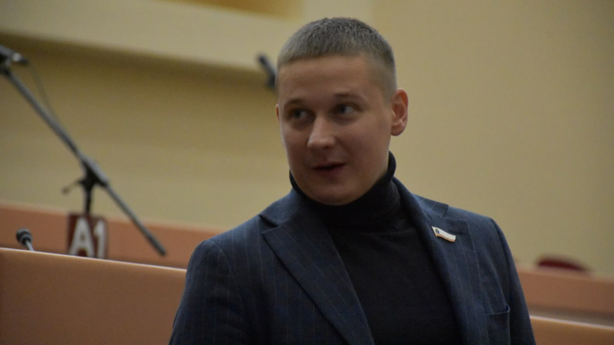 Охрана школ, зарплаты бюджетникам, выплаты по инвесткредитам: утверждены последние в 2025 году поправки в областной бюджет