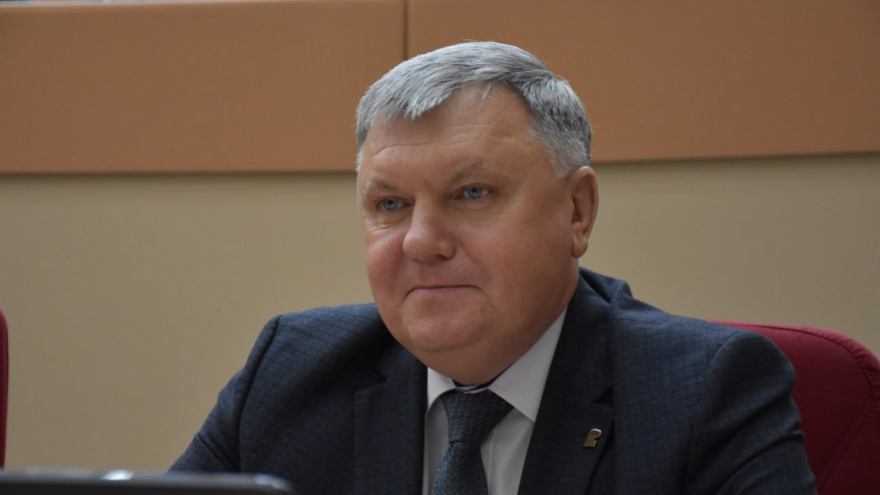 Охрана школ, зарплаты бюджетникам, выплаты по инвесткредитам: утверждены последние в 2025 году поправки в областной бюджет