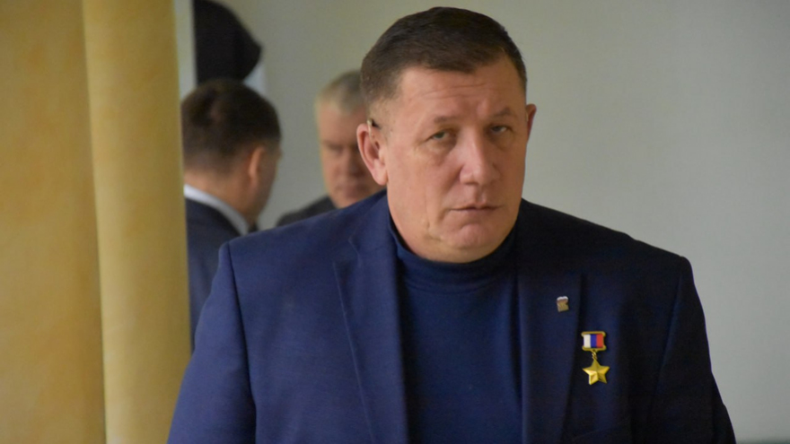 Охрана школ, зарплаты бюджетникам, выплаты по инвесткредитам: утверждены последние в 2025 году поправки в областной бюджет