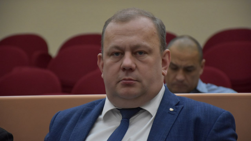 Охрана школ, зарплаты бюджетникам, выплаты по инвесткредитам: утверждены последние в 2025 году поправки в областной бюджет