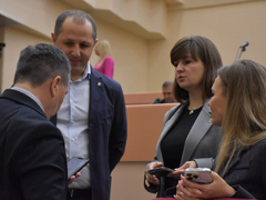Охрана школ, зарплаты бюджетникам, выплаты по инвесткредитам: утверждены последние в 2025 году поправки в областной бюджет