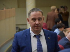 Охрана школ, зарплаты бюджетникам, выплаты по инвесткредитам: утверждены последние в 2025 году поправки в областной бюджет