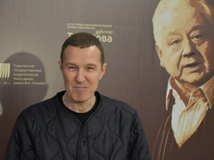 Мне ничего не страшно: Константин Хабенский рассказал о саратовской театральной публике