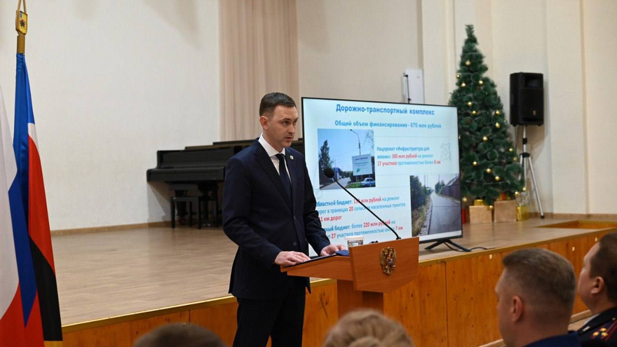 Ремонт дорог, новый подход к озеленению, льготный общественный транспорт: представлен отчет о работе энгельсской администрации