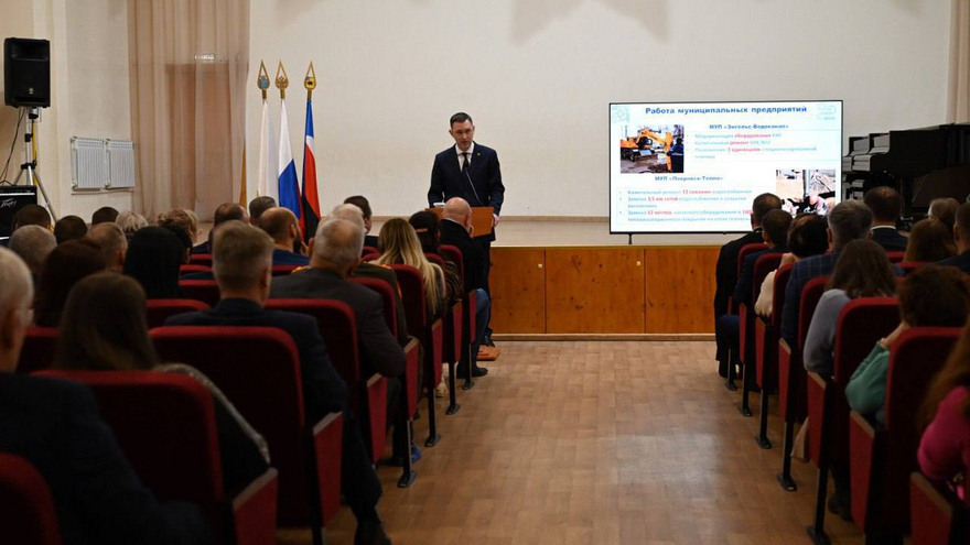Ремонт дорог, новый подход к озеленению, льготный общественный транспорт: представлен отчет о работе энгельсской администрации