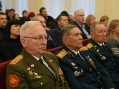 Ремонт дорог, новый подход к озеленению, льготный общественный транспорт: представлен отчет о работе энгельсской администрации