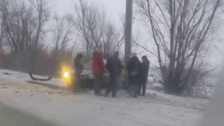 В Балакове женщина-водитель разбилась в ДТП со столбом