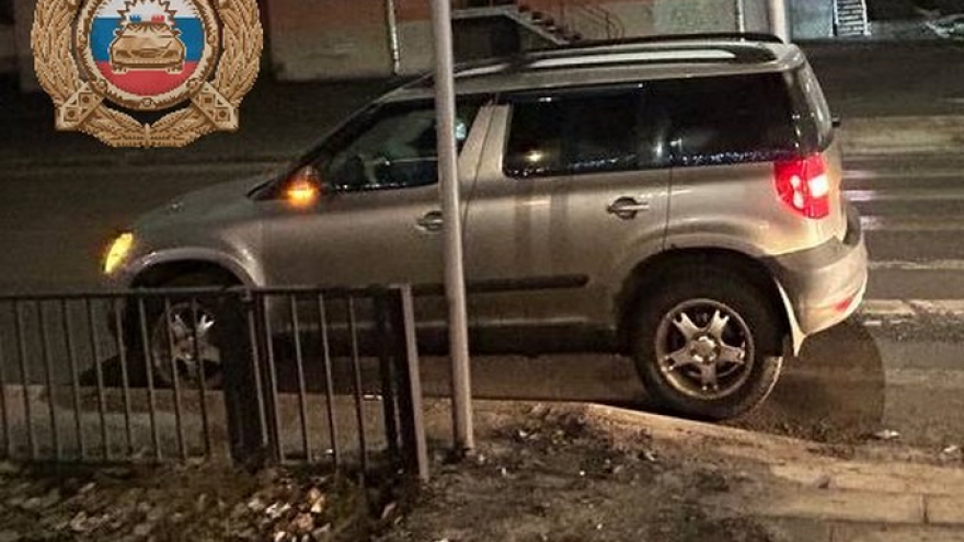 В Саратове кроссовер подбил электровелосипедиста