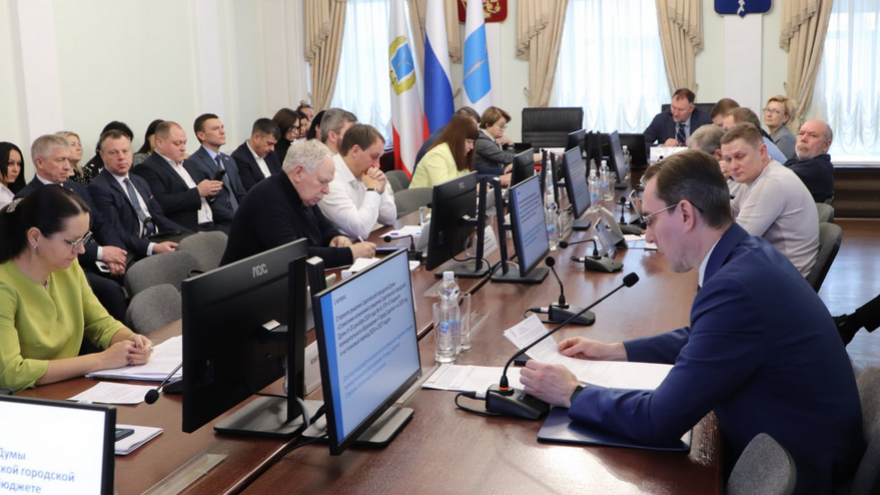 Закупка трамваев, пополнение резервного фонда, борьба с оползнем: предложены новые поправки в бюджет Саратова 2025 года