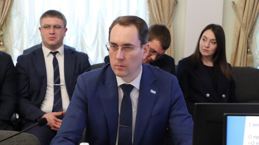 Закупка трамваев, пополнение резервного фонда, борьба с оползнем: предложены новые поправки в бюджет Саратова 2025 года