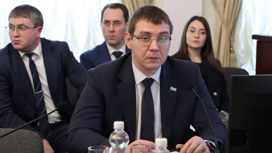 Закупка трамваев, пополнение резервного фонда, борьба с оползнем: предложены новые поправки в бюджет Саратова 2025 года
