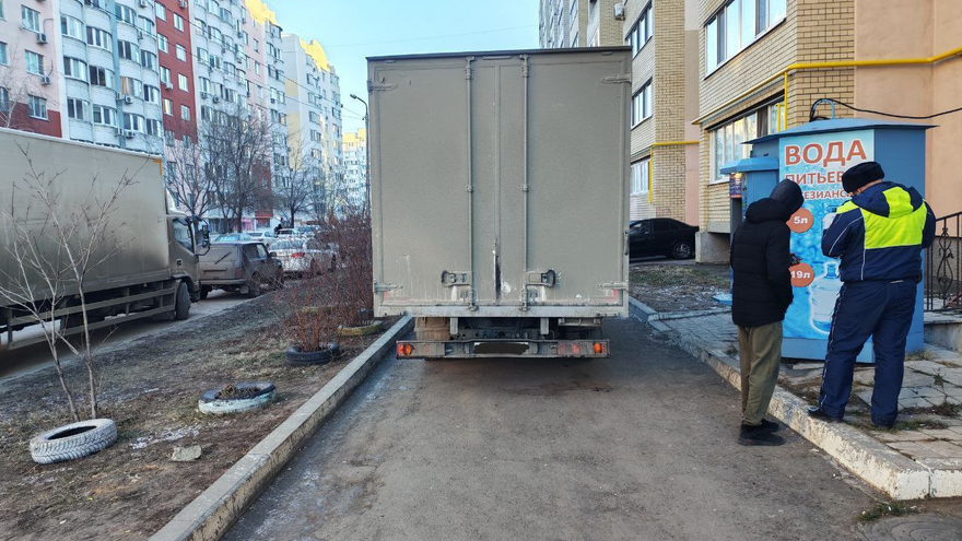 В Саратове грузовая Газель сбила женщину