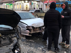 В центре Саратова разбились две Лады (фото)