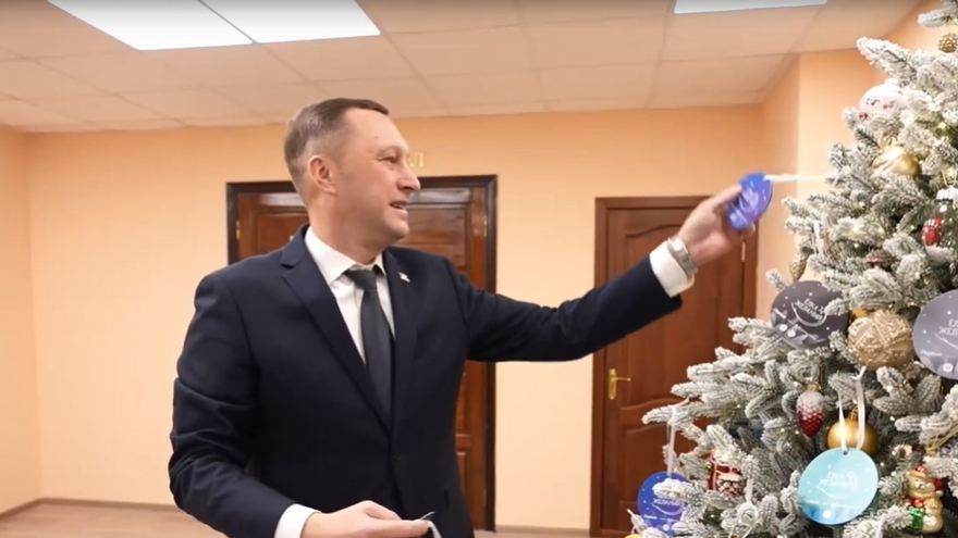 Елка желаний: Бусаргин пообещал подарить саратовским детям велосипед, коньки и поездку в Москву