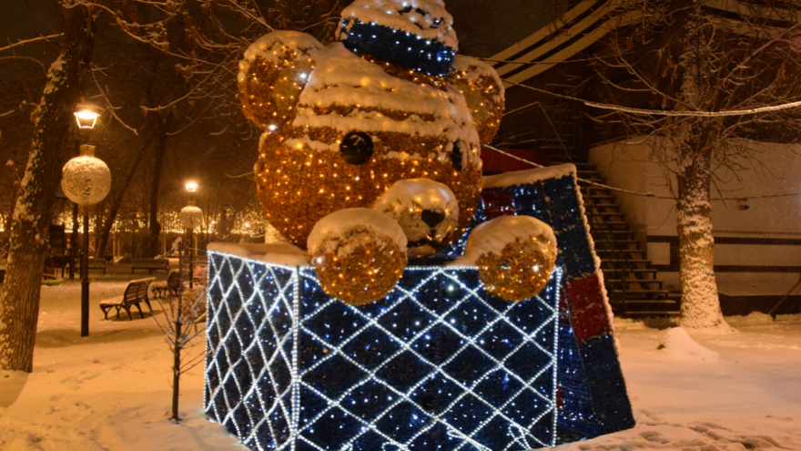 Новогодние праздники: график работы МФЦ, поликлиник и почты