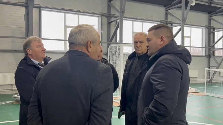 В Калининске обновили набережную и построили модульный спортзал