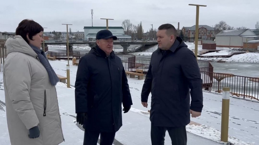В Калининске обновили набережную и построили модульный спортзал