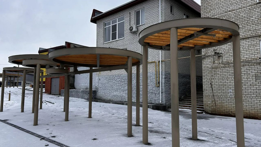 В Калининске обновили набережную и построили модульный спортзал