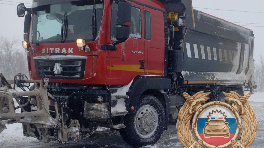 В Саратовской области в ДТП с фурой пострадали 4 пассажира Chevrolet 