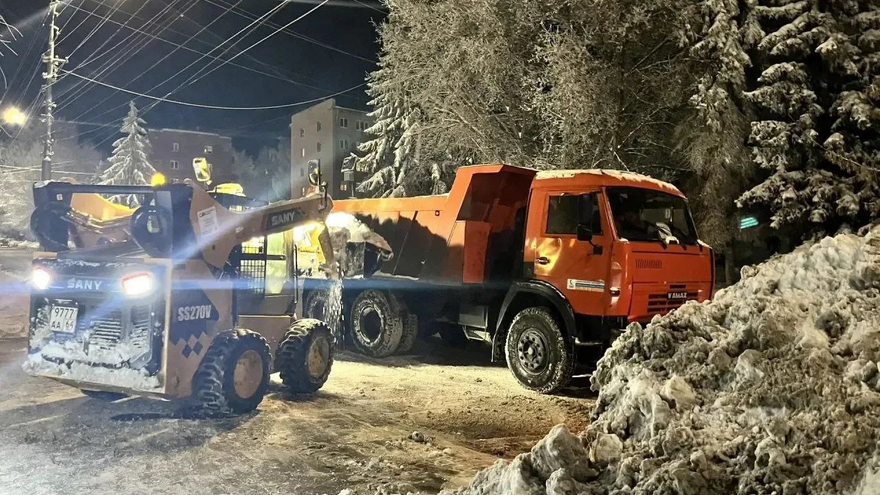 В Саратове готовятся к борьбе с затяжным снегопадом