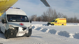 Разбившихся под Балаковом подростков доставили в Саратов на вертолете