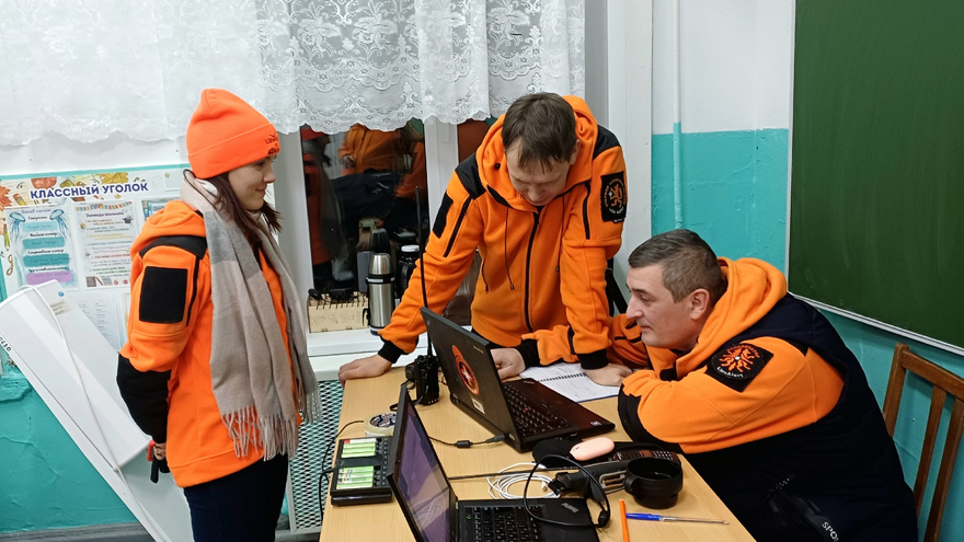 Работают без сна и отдыха в мороз: в Саратовской области больше сотни человек ищут 15-летнего подростка