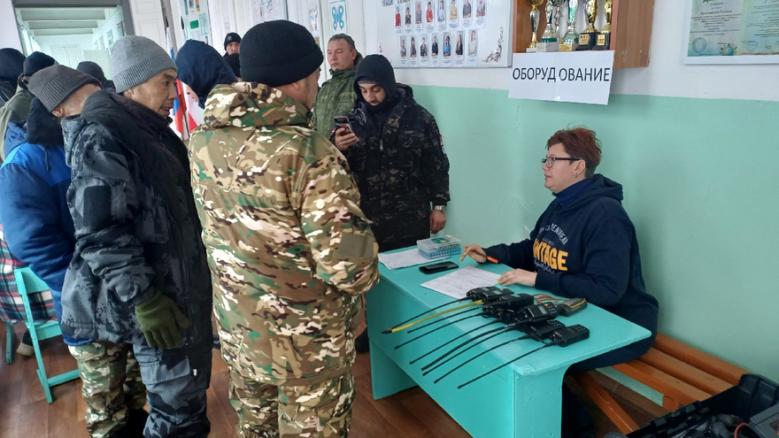 Работают без сна и отдыха в мороз: в Саратовской области больше сотни человек ищут 15-летнего подростка